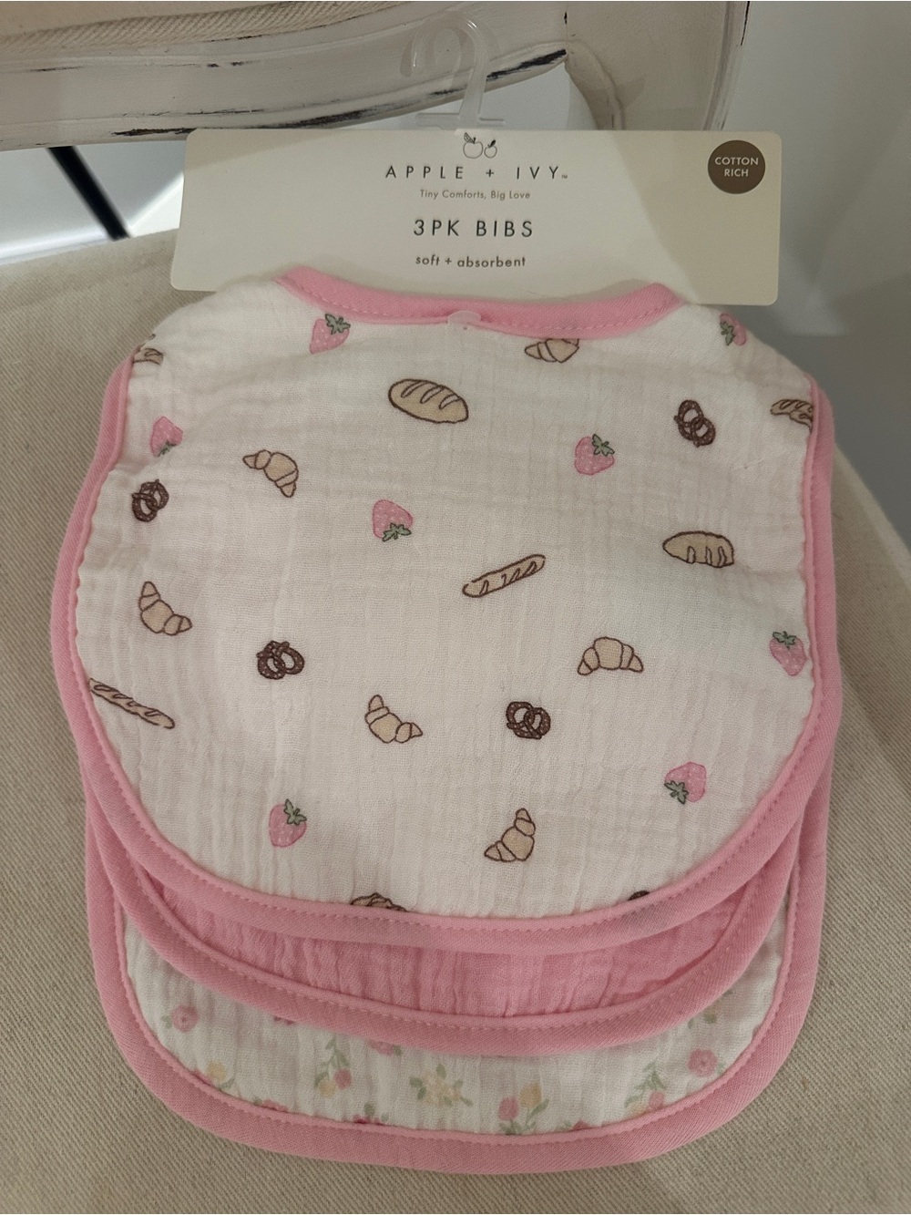 🥐 NWT Apple + Ivy Adorable Pink Baby Girl Bibs - 3 Pack Cotton-Rich